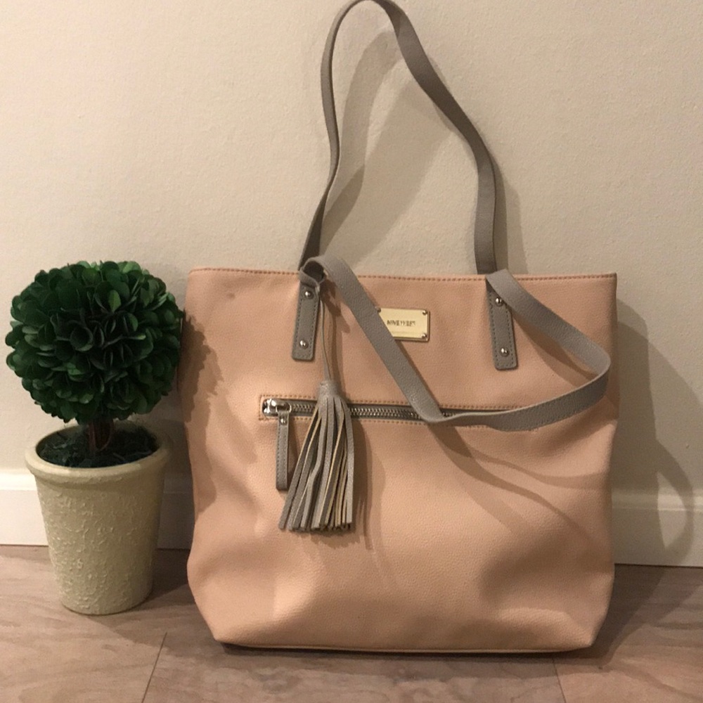 Nine West bag with lots of zippered compartments
